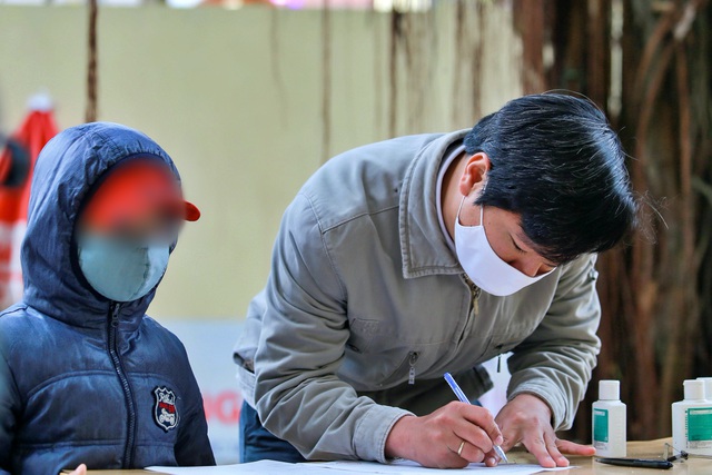 Hà Nội xét nghiệm người trở về từ ổ dịch Cẩm Giàng