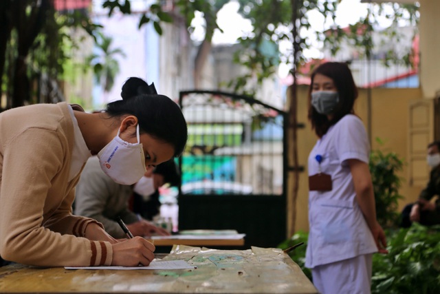 Hà Nội xét nghiệm người trở về từ ổ dịch Cẩm Giàng