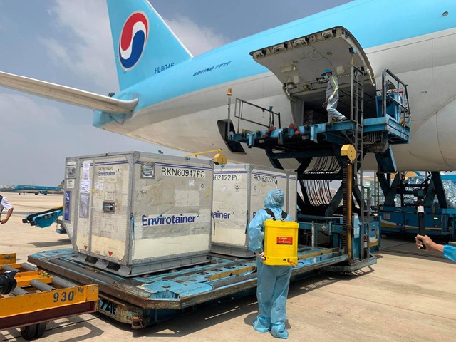 Vì sao vắc xin Anh tới Việt Nam bằng máy bay Hàn Quốc? - 2