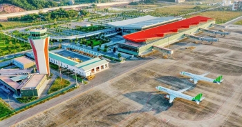 Vân Đồn đón chuyến bay đầu tiên sau hơn 1 tháng "bất động" vì Covid-19
