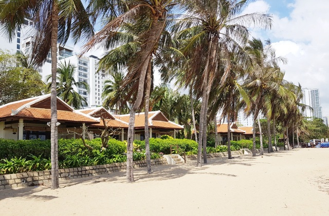 Lại nóng chuyện di dời các nhà hàng chắn biển Nha Trang - 4