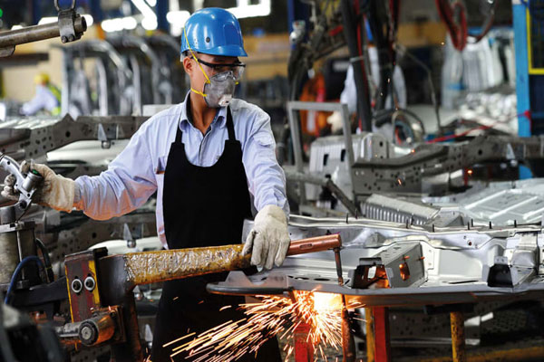 Báo Anh: Việt Nam đang thoát khỏi khủng hoảng Covid-19 và ngày càng “tỏa sáng”