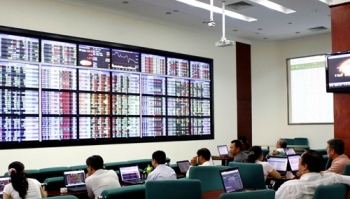 DN chuyển "sàn" để tránh nghẽn lệnh chứng khoán