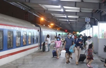 Đường sắt chạy tăng cường hàng chục tàu Hà Nội - Vinh dịp lễ 30/4-1/5