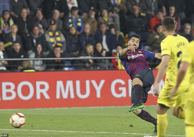 villarreal 4 4 barcelona messi suarez ghi ban o phut bu gio