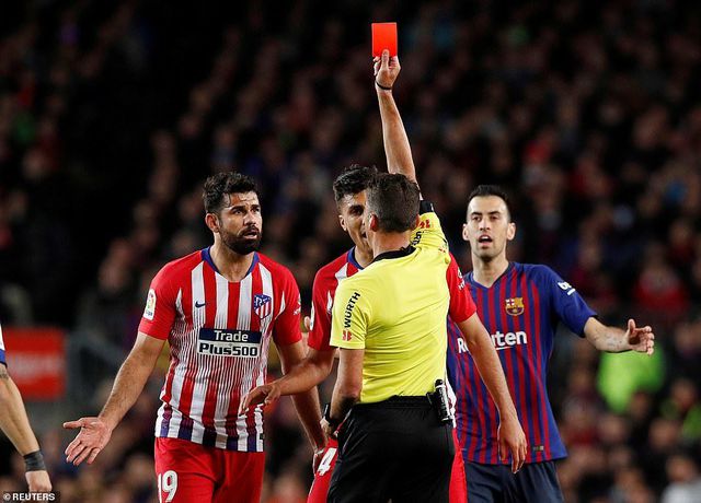 barcelona 2 0 atletico messi suarez bung sang phut cuoi