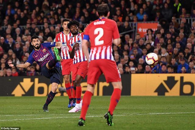 barcelona 2 0 atletico messi suarez bung sang phut cuoi