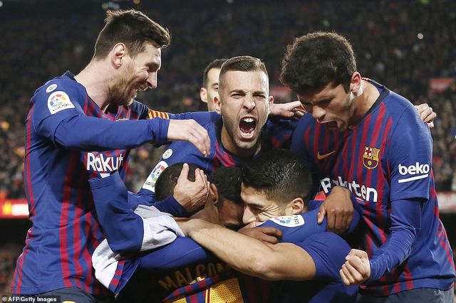 barcelona 2 0 atletico messi suarez bung sang phut cuoi