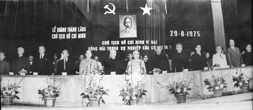to y te dac biet dau tien giu gin thi hai chu tich ho chi minh