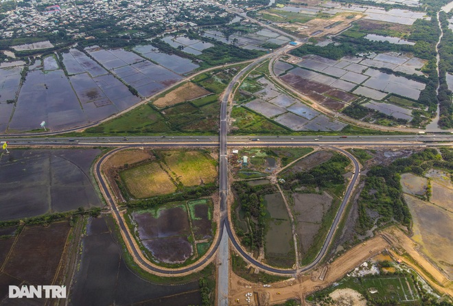 Gấp rút thi công các nút giao trọng điểm cao tốc Long Thành - Dầu Giây - 9