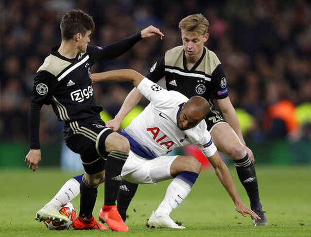 nhin lai chien thang ngot ngao cua ajax tren san tottenham