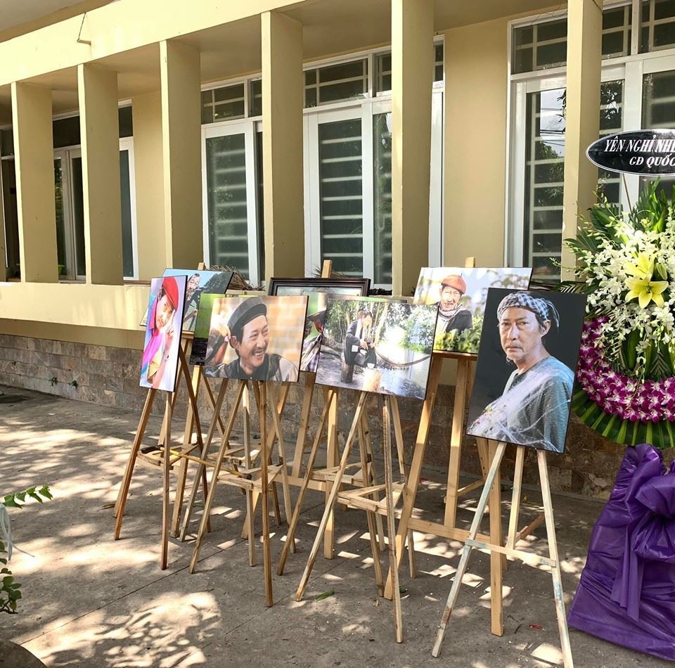 sao viet 15 cac sao khoc nghen khi vieng nghe si le binh