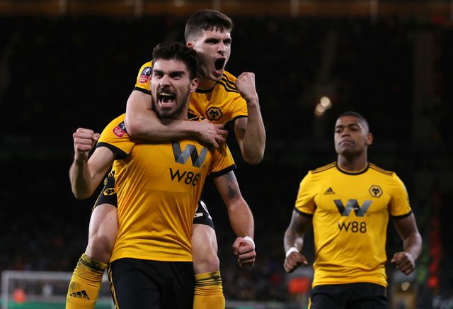 Liverpool - Wolverhampton: Hi vọng mong manh cho The Kop
