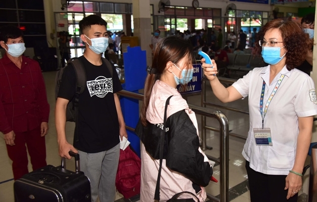 Hà Nội: Từ 0h ngày 5/5 tạm dừng các dịch vụ không thiết yếu, hạn chế tối đa tập trung đông người
