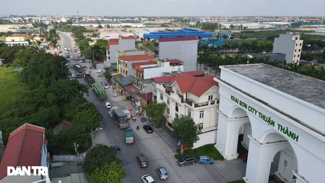 Lo ngại cách ly, đoàn rước dâu quay xe khi gần tới nhà trai ở Thuận Thành - 1