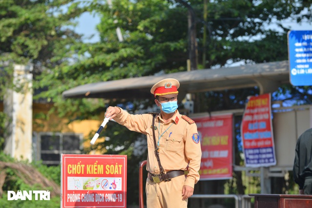 Lo ngại cách ly, đoàn rước dâu quay xe khi gần tới nhà trai ở Thuận Thành - 2