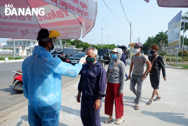 Đà Nẵng thêm 10 ca Covid-19, khẩn cấp cấm tập trung quá 5 người nơi công cộng