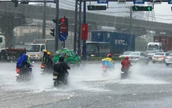 Áp thấp nhiệt đới suy yếu, Trung Bộ, Tây Nguyên và miền Đông Nam Bộ mưa lớn
