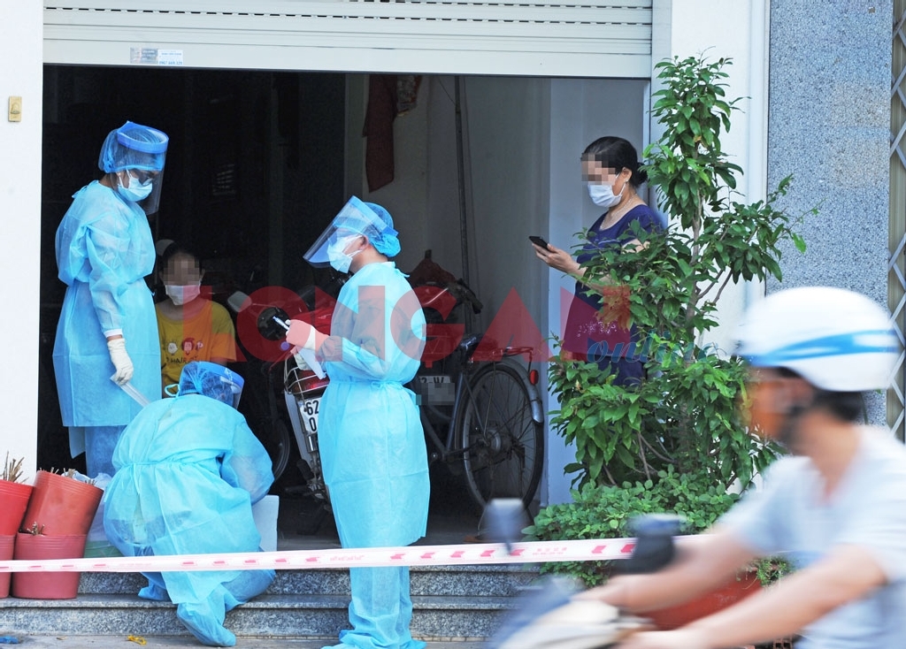 Long An: Phong tỏa khẩn cấp 15 hộ dân và Bệnh viện Cần Đước