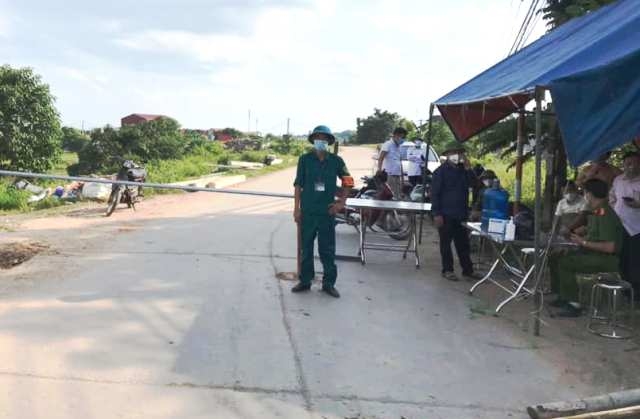 Hà Nội: Phong tỏa 3 điểm liên quan đến 2 ca Covid-19 ngoài cộng đồng