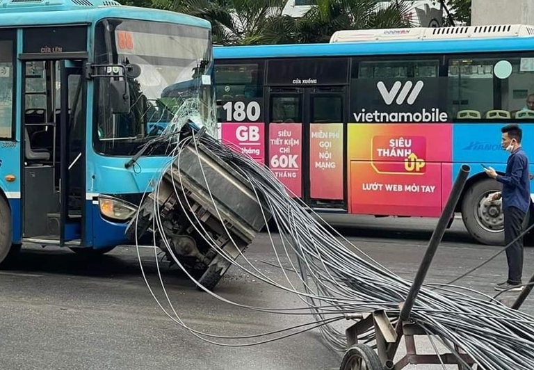 Hà Nội: Tăng cường kiểm tra xe thô sơ chở hàng cồng kềnh