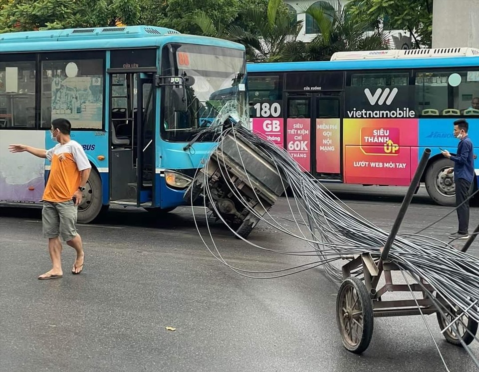 Hà Nội: Tăng cường kiểm tra xe thô sơ chở hàng cồng kềnh