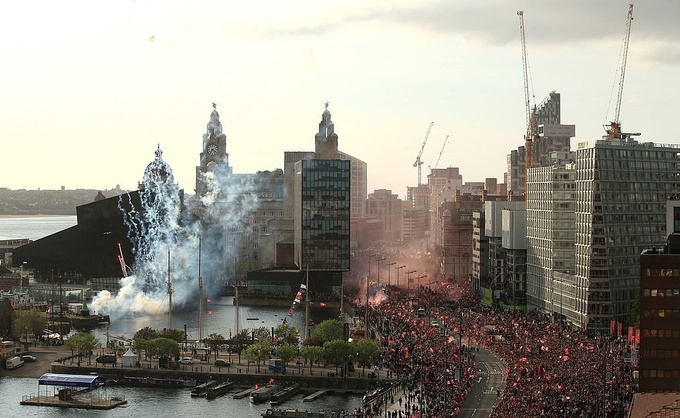 bien nguoi ruoc cup cung liverpool