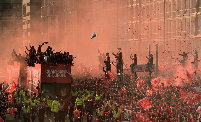 bien nguoi ruoc cup cung liverpool