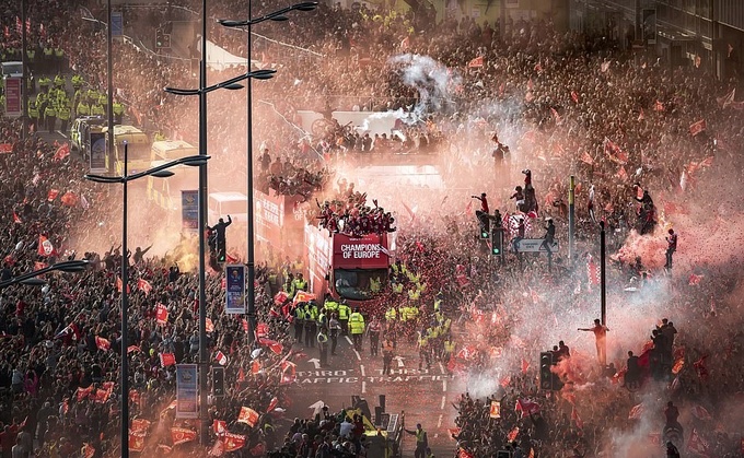 bien nguoi ruoc cup cung liverpool