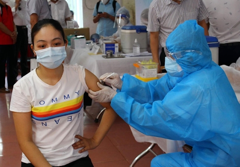 Yêu cầu đẩy nhanh tiến độ tiêm vaccine phòng COVID-19
