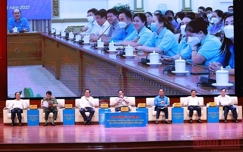Hoàn thiện chính sách hỗ trợ tín dụng cho công nhân lao động  