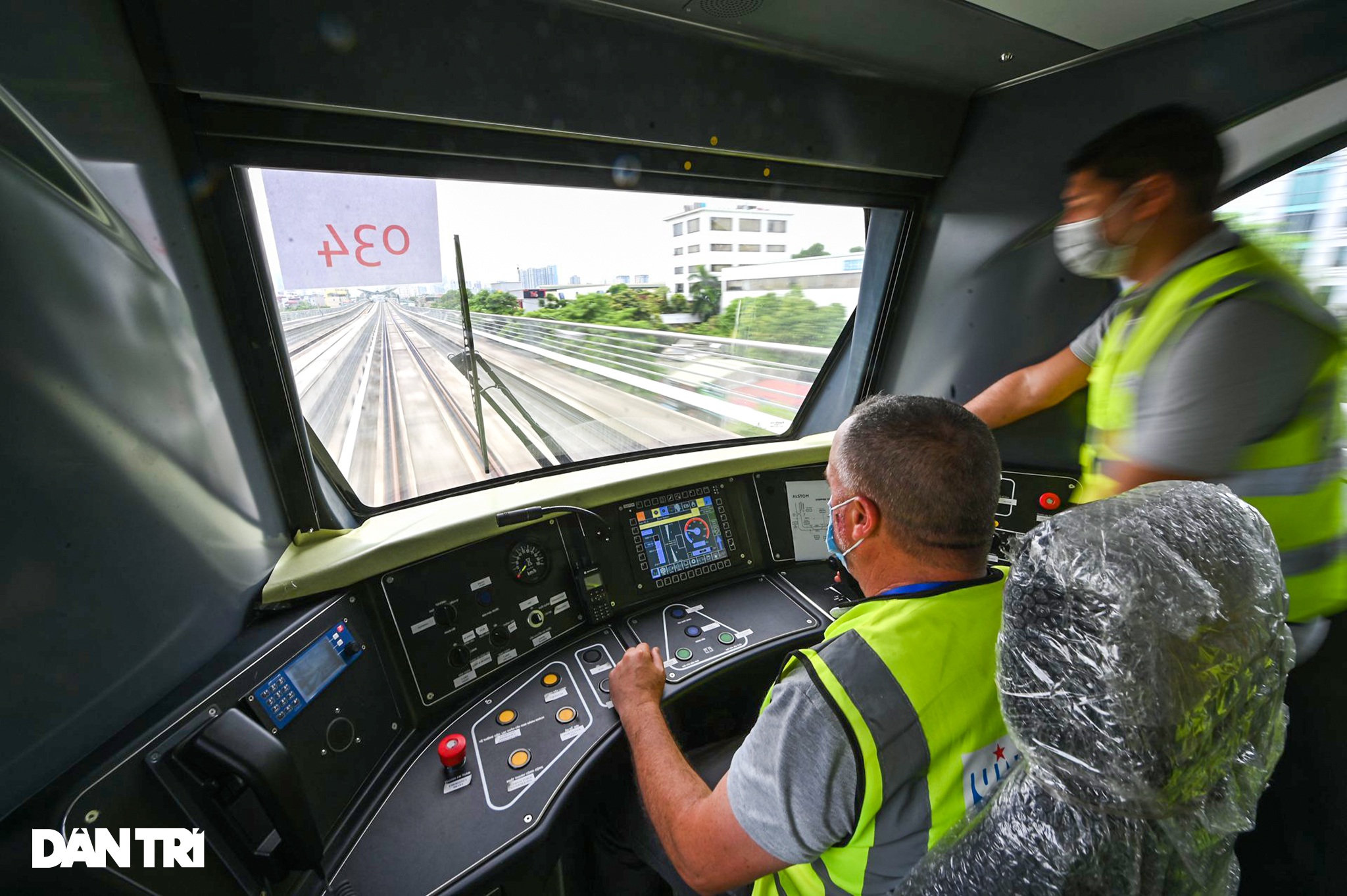 Cận cảnh đoàn tàu chạy thử toàn tuyến phần trên cao Metro Nhổn - ga Hà Nội - 3