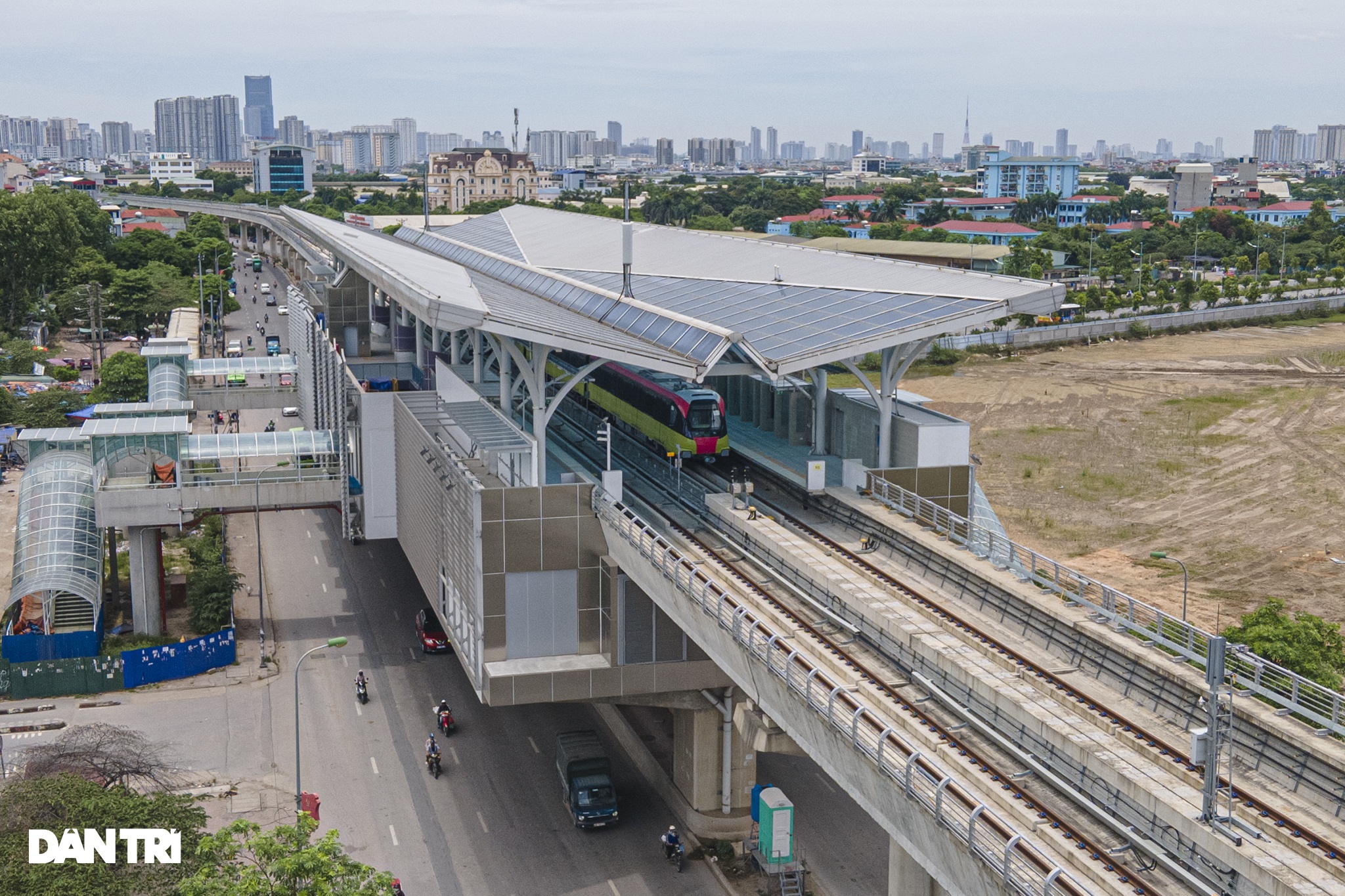 Cận cảnh đoàn tàu chạy thử toàn tuyến phần trên cao Metro Nhổn - ga Hà Nội - 13