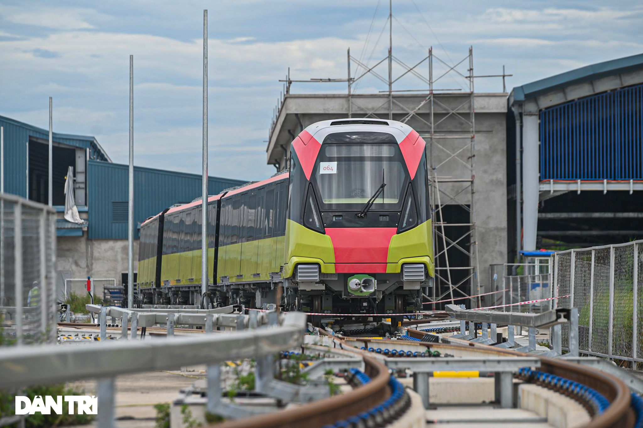 Cận cảnh đoàn tàu chạy thử toàn tuyến phần trên cao Metro Nhổn - ga Hà Nội - 2