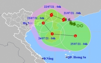 Bão số 3 tiến sát Quảng Ninh trước khi quay đầu ra Biển Đông