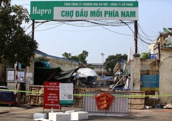 Hà Nội: Tìm người liên quan ca mắc Covid-19 bán trứng tại chợ đầu mối phía Nam