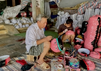 Đi tìm những người “giữ hồn” Trung thu truyền thống