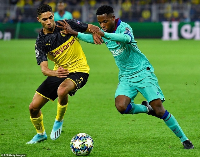 reus da hong phat den barcelona may man cam hoa dortmund