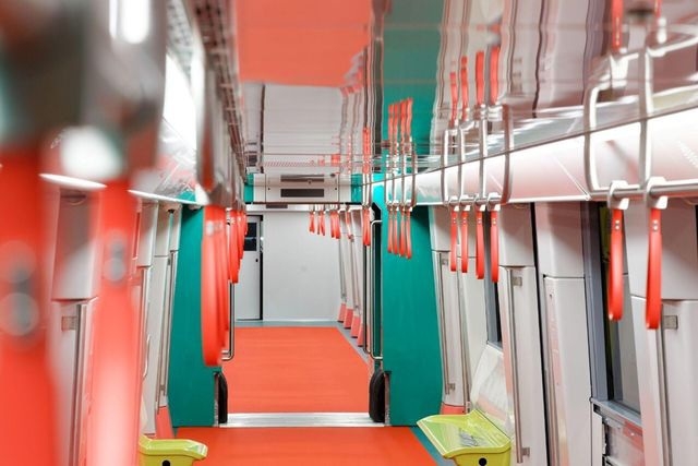 Cận cảnh đoàn tàu Nhổn   ga Hà Nội rời cảng Pháp về Việt Nam