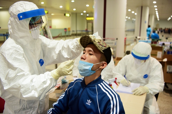san-xuat-test-kit-khang-nguyen-xet-nghiem-nguoi-nhap-canh