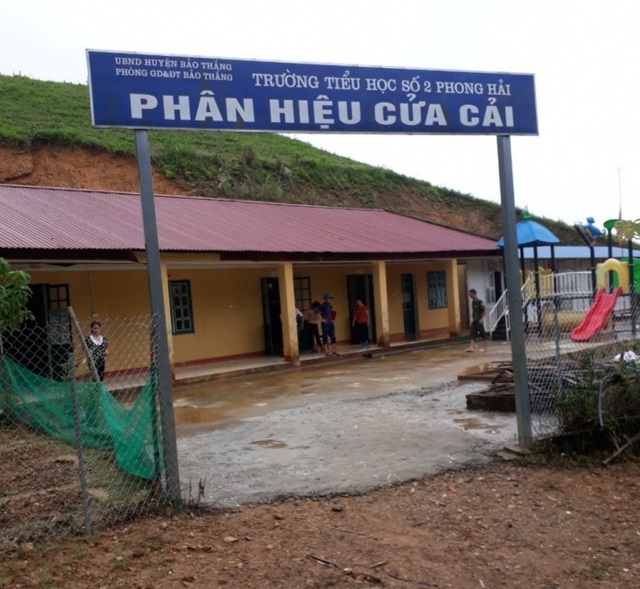 Lào Cai: Sạt lở đất đá trong đêm, một lớp học bị vùi lấp - 2