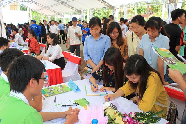 Xét tuyển đại học năm 2020: May mắn và rủi ro sẽ rơi vào từng thí sinh - 2