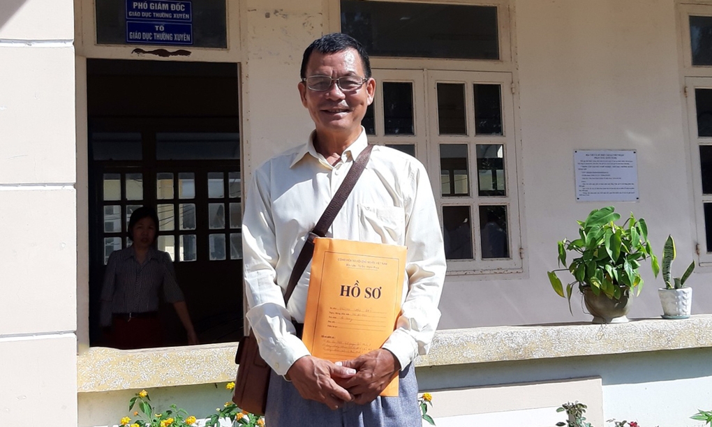Ước mơ vào đại học của sĩ tử 60 tuổi