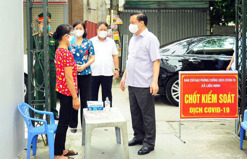 Cấp giấy đi đường nhanh, gọn, thực hiện giãn cách triệt để trong 