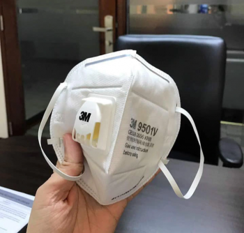 Gần nửa triệu một hộp khẩu trang giấy, dân Hà Nội “cắn răng” mua về chống bụi mịn
