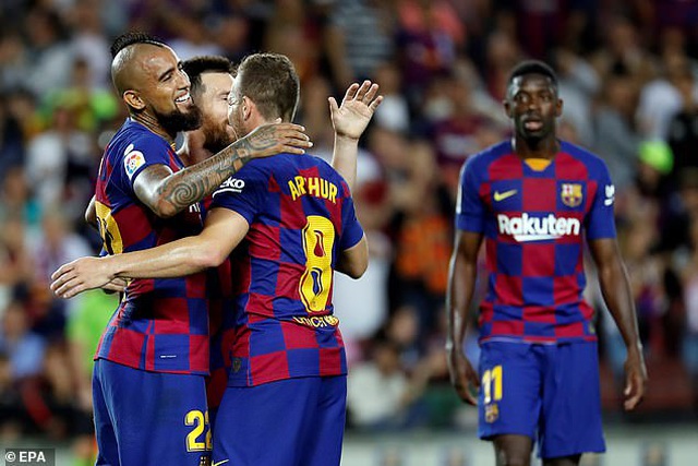 messi va luis suarez ruc sang barcelona thang dam sevilla