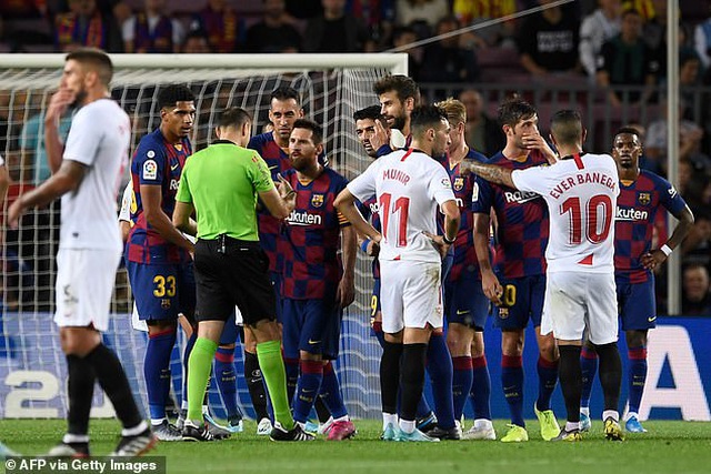 messi va luis suarez ruc sang barcelona thang dam sevilla