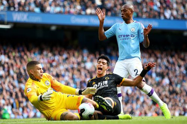 man city 0 2 wolves cu dup cua traore