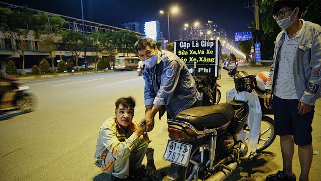 Anh xe ôm nghèo thích lo chuyện bao đồng - 6
