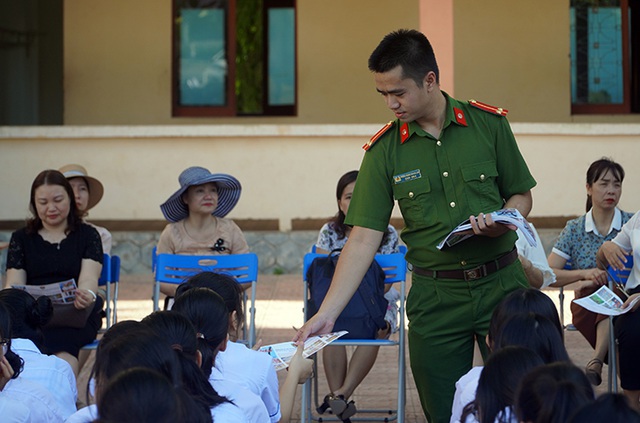 Đề nghị tăng cường các biện pháp ngăn chặn tệ nạn ma túy trong học sinh - 1